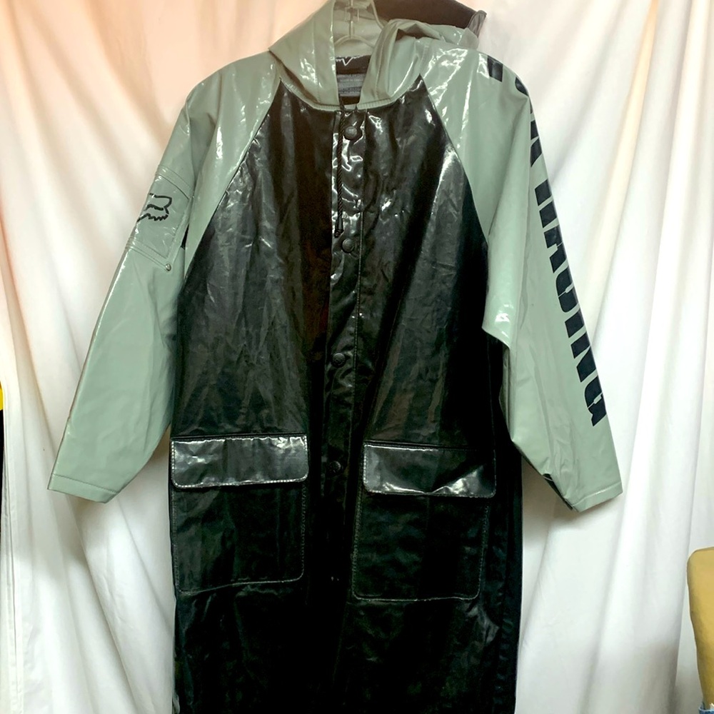 Fox Racing rain coat. 1289AJ
